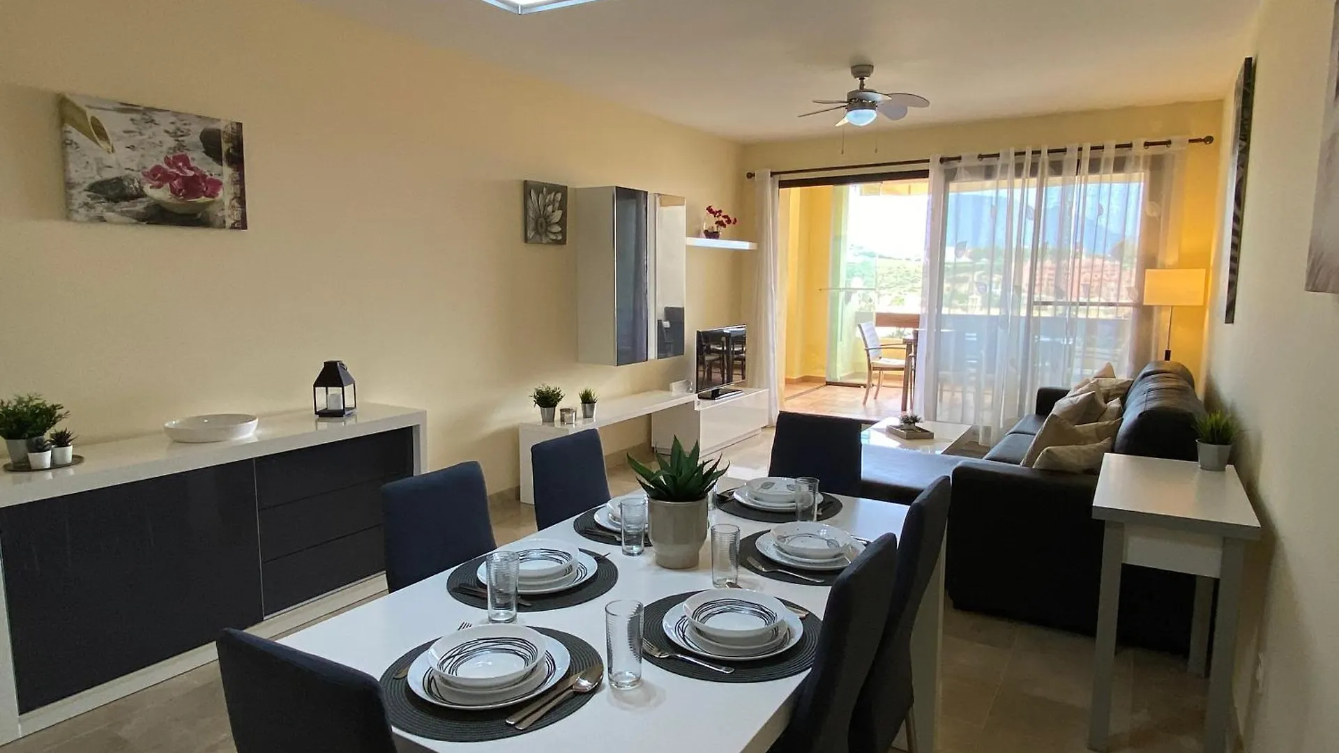 Golf, Relax And Explore Apartment Manilva