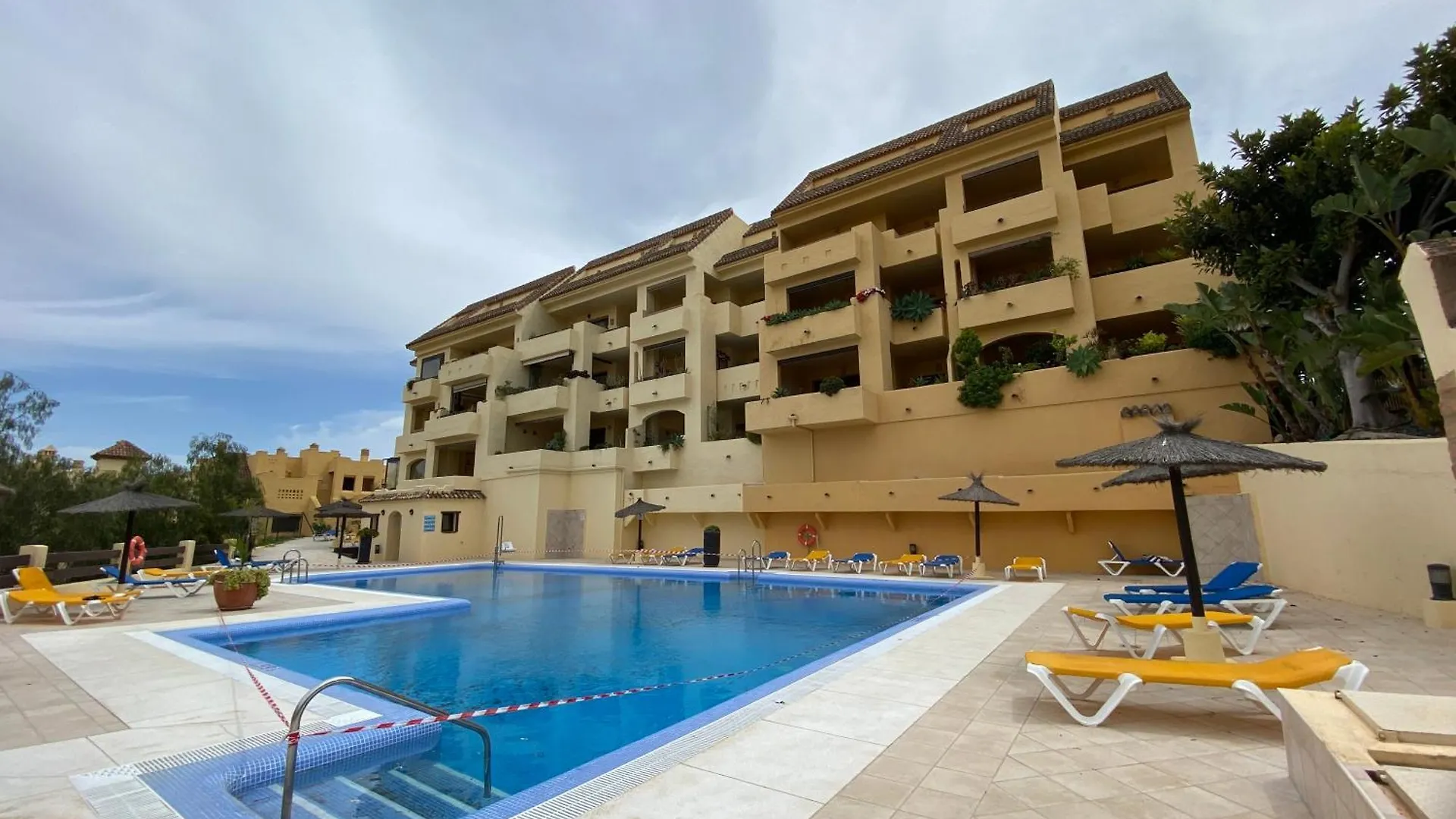 Golf, Relax And Explore Apartment Manilva